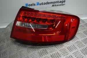 Gebruikte Achterlicht rechts Audi S4 Avant (B8) 3.0 TFSI V6 24V Prijs € 125,00 Margeregeling aangeboden door Boels Autodemontage