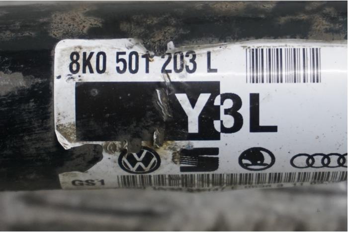 Aandrijfas links-achter van een Audi S4 Avant (B8) S4 3.0 TFSI V6 24V 2010