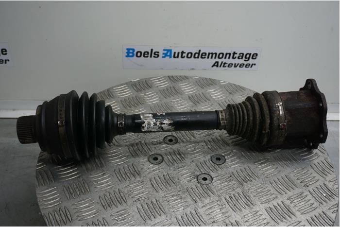 Gebruikte Aandrijfas links-voor Audi S4 Avant (B8) S4 3.0 TFSI V6 24V Prijs € 125,00 Margeregeling aangeboden door Boels Autodemontage