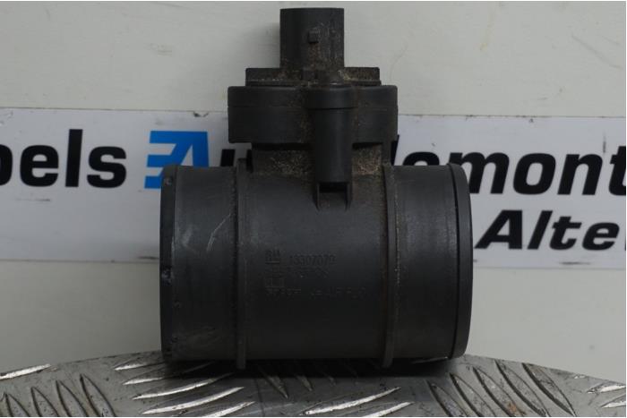 Luchtmassameter Opel Corsa D, 2006 / 2014 1.2 ecoFLEX, Hatchback, Benzine, 1.229cc, 51kW (69pk), FWD, A12XER, 2009-12 / 2014-08 (Gebruikt)