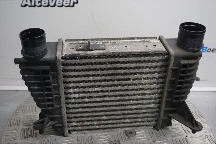 Gebruikte Intercooler Renault Modus/Grand Modus (JP) 1.2 16V TCE 100 Prijs € 40,00 Margeregeling aangeboden door Boels Autodemontage
