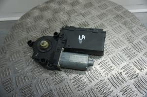 Gebruikte Raammotor Portier Audi A8 (D3) 4.0 TDI V8 32V Quattro Prijs € 35,00 Margeregeling aangeboden door Boels Autodemontage