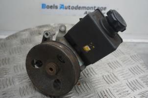 Gebruikte Stuurbekrachtiging Pomp Ssang Yong Rexton 2.7 Xdi RX/RJ 270 16V Prijs € 45,00 Margeregeling aangeboden door Boels Autodemontage