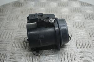 Gebruikte Luchtmassameter Peugeot 208 I (CA/CC/CK/CL) 1.4 HDi Prijs € 25,00 Margeregeling aangeboden door Boels Autodemontage