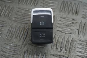 Gebruikte Schakelaar handrem Volkswagen Golf VII (AUA) 1.6 TDI BlueMotion 16V Prijs € 15,00 Margeregeling aangeboden door Boels Autodemontage