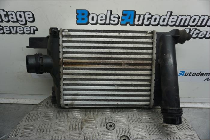 Gebruikte Intercooler Renault Clio IV (5R) 0.9 Energy TCE 90 12V Prijs € 45,00 Margeregeling aangeboden door Boels Autodemontage