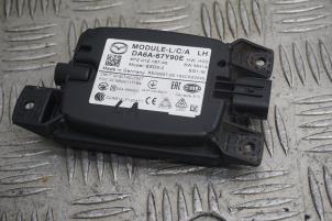 Gebruikte Dode hoek sensor Mazda 2 (DJ/DL) 1.5 SkyActiv-G 90 Prijs € 200,00 Margeregeling aangeboden door Boels Autodemontage