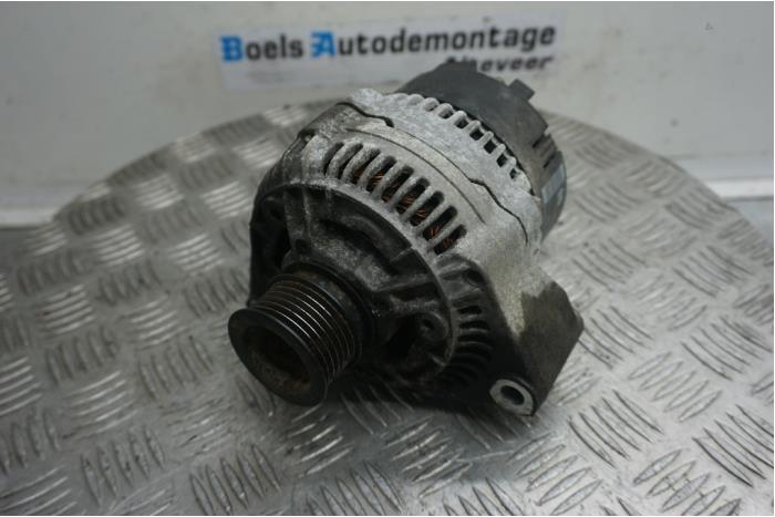 Gebruikte Dynamo Mercedes C (W202) 2.8 C-280 24V Prijs € 60,00 Margeregeling aangeboden door Boels Autodemontage