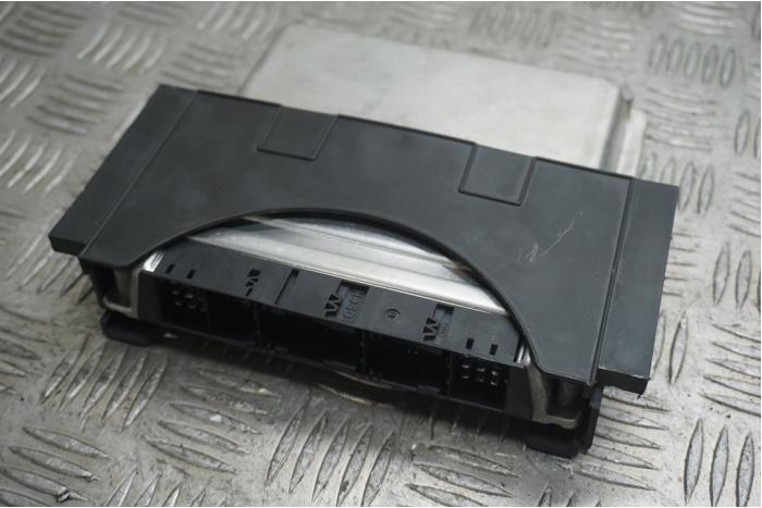 Gebruikte Computer Motormanagement Mercedes S (W220) 3.2 S-320 CDI 24V Prijs € 100,00 Margeregeling aangeboden door Boels Autodemontage