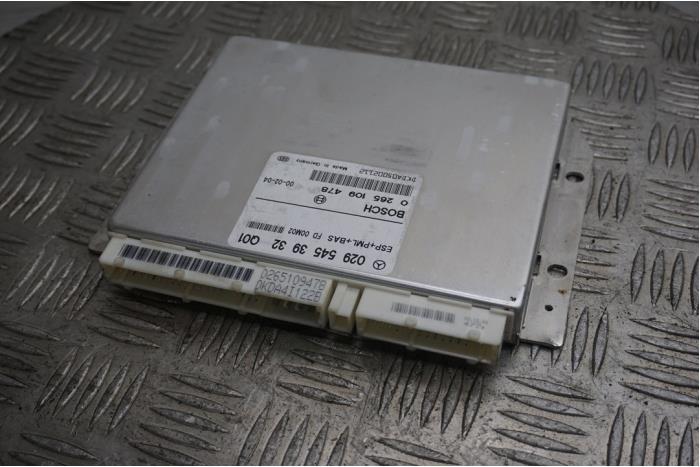 Gebruikte Esp computer Mercedes S (W220) 3.2 S-320 CDI 24V Prijs € 60,00 Margeregeling aangeboden door Boels Autodemontage