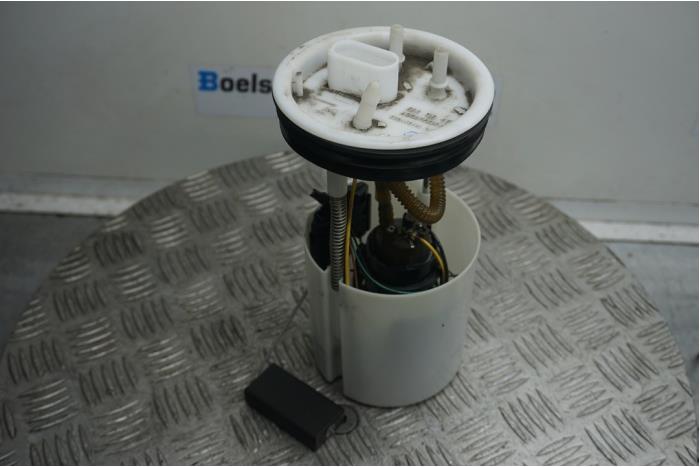 Gebruikte Tank element Pomp Volkswagen Polo V (6R) 1.4 16V Prijs € 35,00 Margeregeling aangeboden door Boels Autodemontage