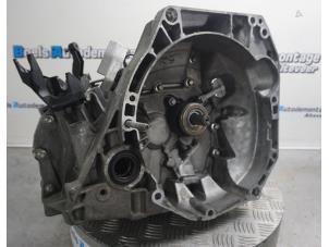 Gebruikte Versnellingsbak Renault Clio IV (5R) 0.9 Energy TCE 90 12V Prijs € 475,00 Margeregeling aangeboden door Boels Autodemontage