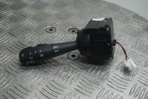 Gebruikte Richtingaanwijzer Schakelaar Renault Clio IV (5R) 0.9 Energy TCE 90 12V Prijs € 40,00 Margeregeling aangeboden door Boels Autodemontage