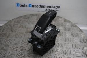 Gebruikte Selectiehendel automaat Peugeot 3008 II (M4/MC/MJ/MR) 1.2 12V e-THP PureTech 130 Prijs € 125,00 Margeregeling aangeboden door Boels Autodemontage