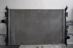 Gebruikte Radiateur Peugeot 3008 II (M4/MC/MJ/MR) 1.2 12V e-THP PureTech 130 Prijs € 135,00 Margeregeling aangeboden door Boels Autodemontage