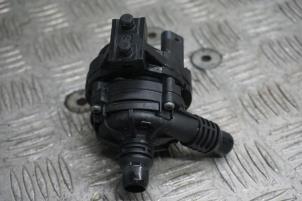 Gebruikte Extra waterpomp BMW M3 (G80) 3.0 Competition xDrive Turbo 24V Prijs € 95,00 Margeregeling aangeboden door Boels Autodemontage