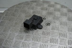 Gebruikte Start/Stop relais Peugeot 308 SW (L4/L9/LC/LJ/LR) 1.2 12V e-THP PureTech 130 Prijs € 40,00 Margeregeling aangeboden door Boels Autodemontage