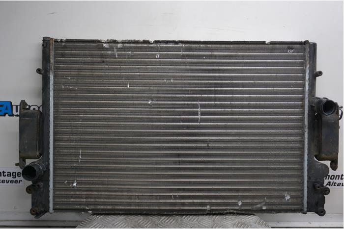 Gebruikte Radiateur Iveco New Daily IV 40C18 Prijs € 115,00 Margeregeling aangeboden door Boels Autodemontage