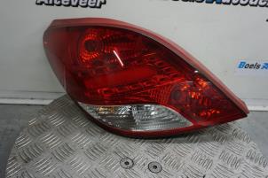 Gebruikte Achterlicht links Peugeot 207 CC (WB) 1.6 16V Prijs € 40,00 Margeregeling aangeboden door Boels Autodemontage