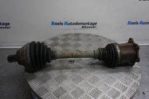 Gebruikte Aandrijfas links-voor Volkswagen Passat Variant (3G5) Prijs € 85,00 Margeregeling aangeboden door Boels Autodemontage