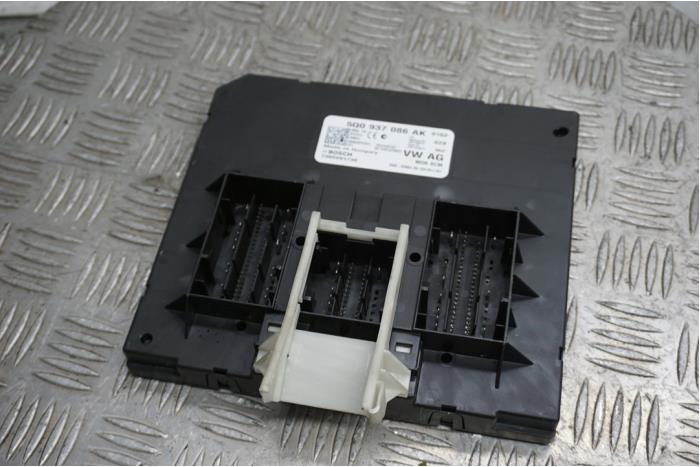 Gebruikte Computer Body Control Volkswagen Passat Variant (3G5) Prijs € 75,00 Margeregeling aangeboden door Boels Autodemontage