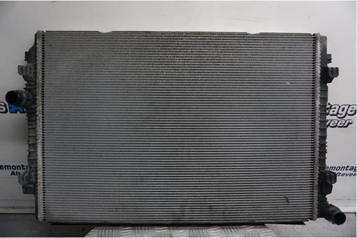 Gebruikte Radiateur Volkswagen Passat Variant (3G5) Prijs € 100,00 Margeregeling aangeboden door Boels Autodemontage