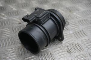 Gebruikte Luchtmassameter Opel Vivaro 2.0 CDTI Prijs € 50,00 Margeregeling aangeboden door Boels Autodemontage