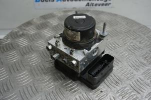 Gebruikte ABS Pomp Toyota Yaris III (P13) 1.0 12V VVT-i Prijs € 115,00 Margeregeling aangeboden door Boels Autodemontage