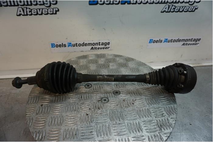 Gebruikte Steekas links-voor Volkswagen Golf VII (AUA) 1.4 TSI 16V Prijs € 45,00 Margeregeling aangeboden door Boels Autodemontage