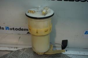 Gebruikte Tank element Pomp Toyota Yaris (P1) 1.3 16V VVT-i Prijs € 45,00 Margeregeling aangeboden door Boels Autodemontage