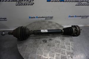 Gebruikte Aandrijfas links-voor Volkswagen Golf VII (AUA) 2.0 GTI 16V Performance Package Prijs € 150,00 Margeregeling aangeboden door Boels Autodemontage