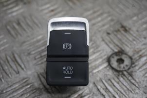 Gebruikte Handrem schakelaar Volkswagen Golf VII (AUA) 2.0 GTI 16V Performance Package Prijs € 15,00 Margeregeling aangeboden door Boels Autodemontage