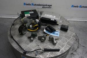 Gebruikte Kontaktslot + computer Hyundai Tucson (JM) 2.0 16V CVVT 4x2 Prijs € 200,00 Margeregeling aangeboden door Boels Autodemontage