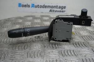 Gebruikte Richtingaanwijzer Schakelaar Dodge Ram 1500 (DR/DH/D1/DC/DM) 5.7 V8 Hemi 1500 4x4 Prijs € 50,00 Margeregeling aangeboden door Boels Autodemontage