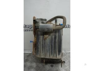 Gebruikte Koolstoffilter Dodge Ram 1500 (DR/DH/D1/DC/DM) 5.7 V8 Hemi 1500 4x4 Prijs € 165,00 Margeregeling aangeboden door Boels Autodemontage