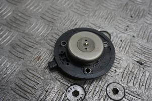 Gebruikte Nokkenas Sensor Volkswagen Golf VII (AUA) 2.0 GTI 16V Performance Package Prijs € 20,00 Margeregeling aangeboden door Boels Autodemontage