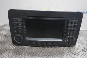 Gebruikte Navigatie Systeem Mercedes ML II (164/4JG) 3.0 ML-320 CDI 4-Matic V6 24V Prijs € 200,00 Margeregeling aangeboden door Boels Autodemontage