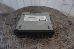 Gebruikte Radio Opel Movano Combi 2.3 CDTi 16V FWD Prijs € 275,00 Margeregeling aangeboden door Boels Autodemontage