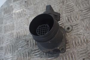 Gebruikte Luchtmassameter Volkswagen Caddy III (2KA,2KH,2CA,2CH) 1.9 TDI Prijs € 30,00 Margeregeling aangeboden door Boels Autodemontage