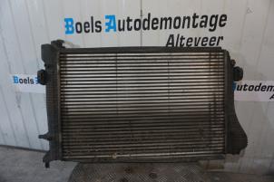 Gebruikte Radiateur Volkswagen Caddy III (2KA,2KH,2CA,2CH) 1.9 TDI Prijs € 40,00 Margeregeling aangeboden door Boels Autodemontage