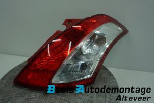 Gebruikte Achterlicht rechts Suzuki Swift (ZA/ZC/ZD) 1.2 16V Prijs € 70,00 Margeregeling aangeboden door Boels Autodemontage