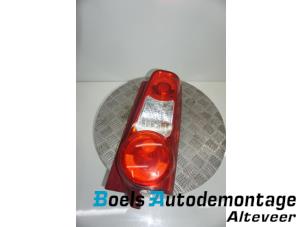 Gebruikte Achterlicht rechts Peugeot Partner (GC/GF/GG/GJ/GK) 1.6 HDI 90 Prijs € 35,00 Margeregeling aangeboden door Boels Autodemontage