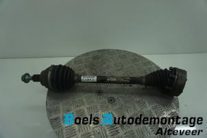 Gebruikte Steekas links-voor Volkswagen Golf VI Variant (AJ5/1KA) 1.4 TSI 122 16V Prijs € 40,00 Margeregeling aangeboden door Boels Autodemontage