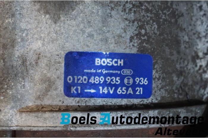 Dynamo van een Mercedes-Benz S (W126) 280 SE,SEL 1981