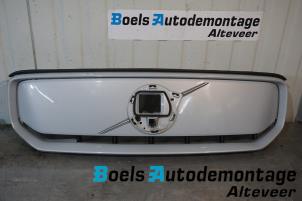 Gebruikte Grille Volvo XC40 (XZ) Recharge Twin 78 kWh Prijs € 225,00 Margeregeling aangeboden door Boels Autodemontage