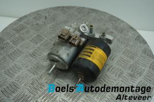 Gebruikte Rembol Toyota Yaris III (P13) 1.5 16V Hybrid Prijs € 145,00 Margeregeling aangeboden door Boels Autodemontage