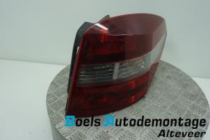 Gebruikte Achterlicht rechts Renault Laguna III Estate (KT) 2.0 dCi 16V 175 FAP Prijs € 50,00 Margeregeling aangeboden door Boels Autodemontage