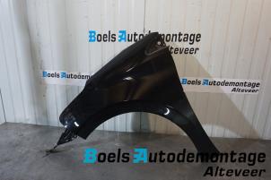 Gebruikte Voorscherm links Peugeot 208 I (CA/CC/CK/CL) 1.2 Vti 12V PureTech 82 Prijs € 125,00 Margeregeling aangeboden door Boels Autodemontage