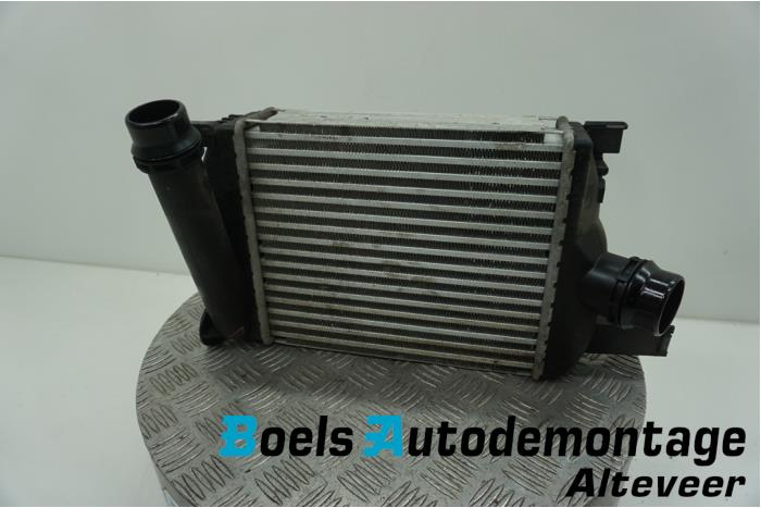 Gebruikte Intercooler Renault Captur I (2R) 1.2 TCE 16V EDC Prijs € 60,00 Margeregeling aangeboden door Boels Autodemontage