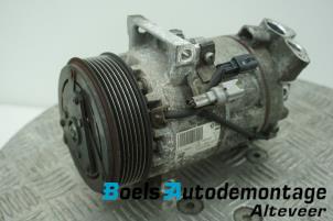 Gebruikte Aircopomp Renault Captur (2R) 1.2 TCE 16V EDC Prijs € 65,00 Margeregeling aangeboden door Boels Autodemontage